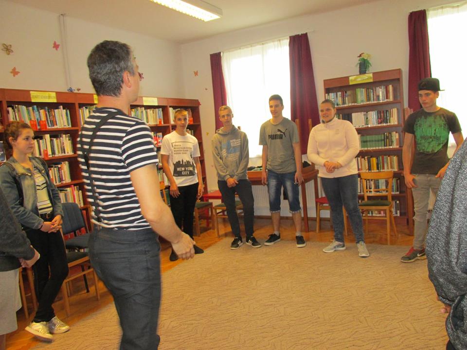 Interaktív 2